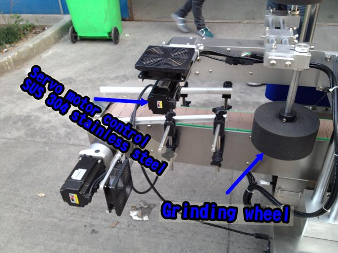 Máquina de rotulagem horizontal de pequenas garrafas / aplicadora automática de rótulos