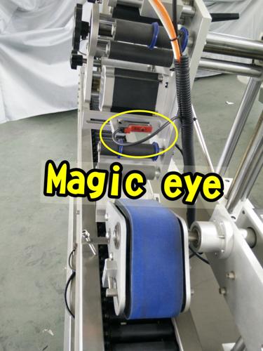 Máquina de rotulagem de frascos de driver de motor de rotulagem de servo Delta de alta velocidade para pequenas garrafas redondas