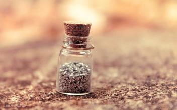 Máquina de rotulagem automática de frascos e garrafas SUS304 de alta velocidade para adesivo autocolante