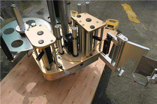 Máquina de rotulagem de adesivos rotativos de alta velocidade com função de rotação