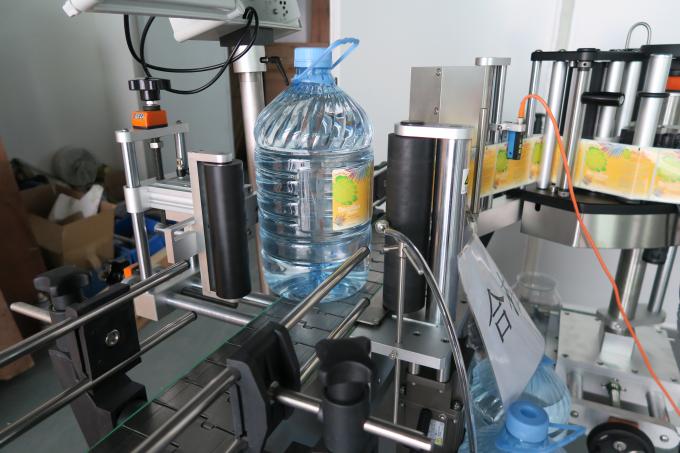 Máquina de rotulagem de adesivos redondos para garrafas de água potável 5L, máquina de colagem de rótulos autoadesiva