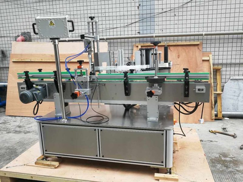 Máquina de rotulagem de adesivos de garrafa redonda de goiaba / mamão da China para campo de bebidas fornecedor