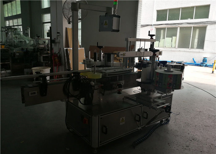 Máquina de rotulagem de garrafas plásticas duplas, redondas / quadradas / planas na China, aplicador automático de etiquetas de garrafas