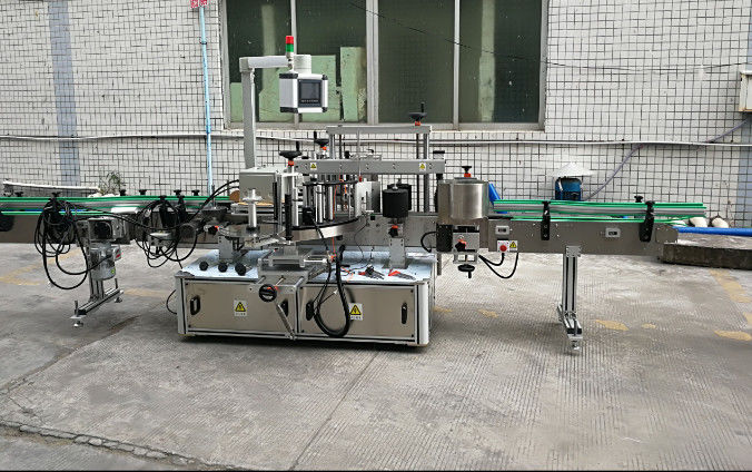 China Máquina de rotulagem automática de adesivos com servo motor na China